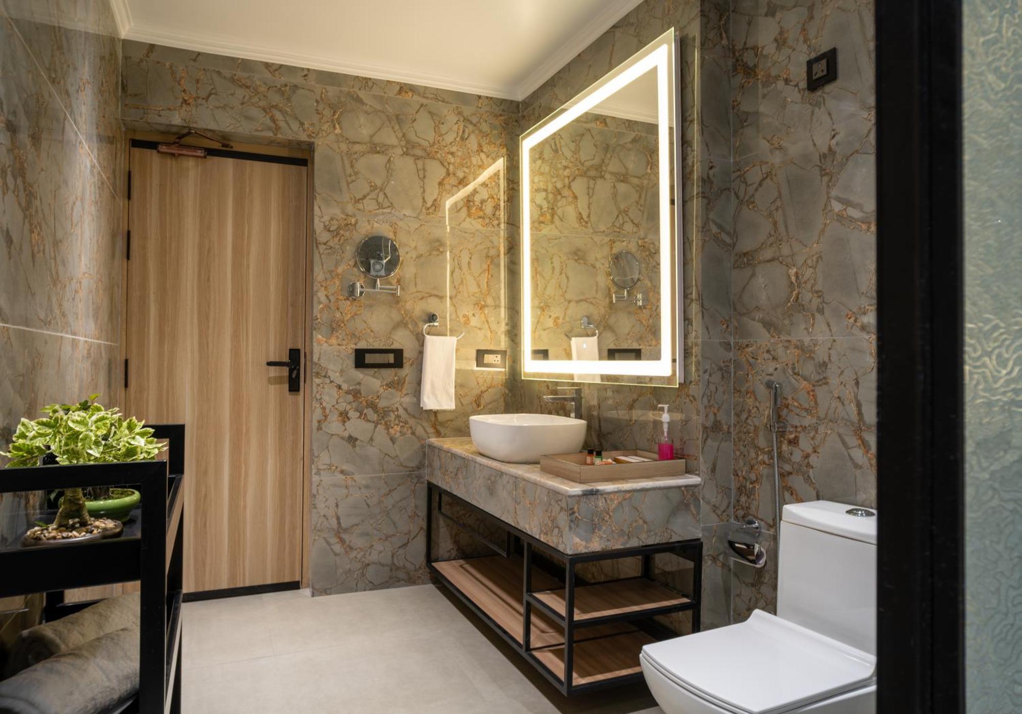 Alpine Hotel And Villas Dharamszala Kültér fotó